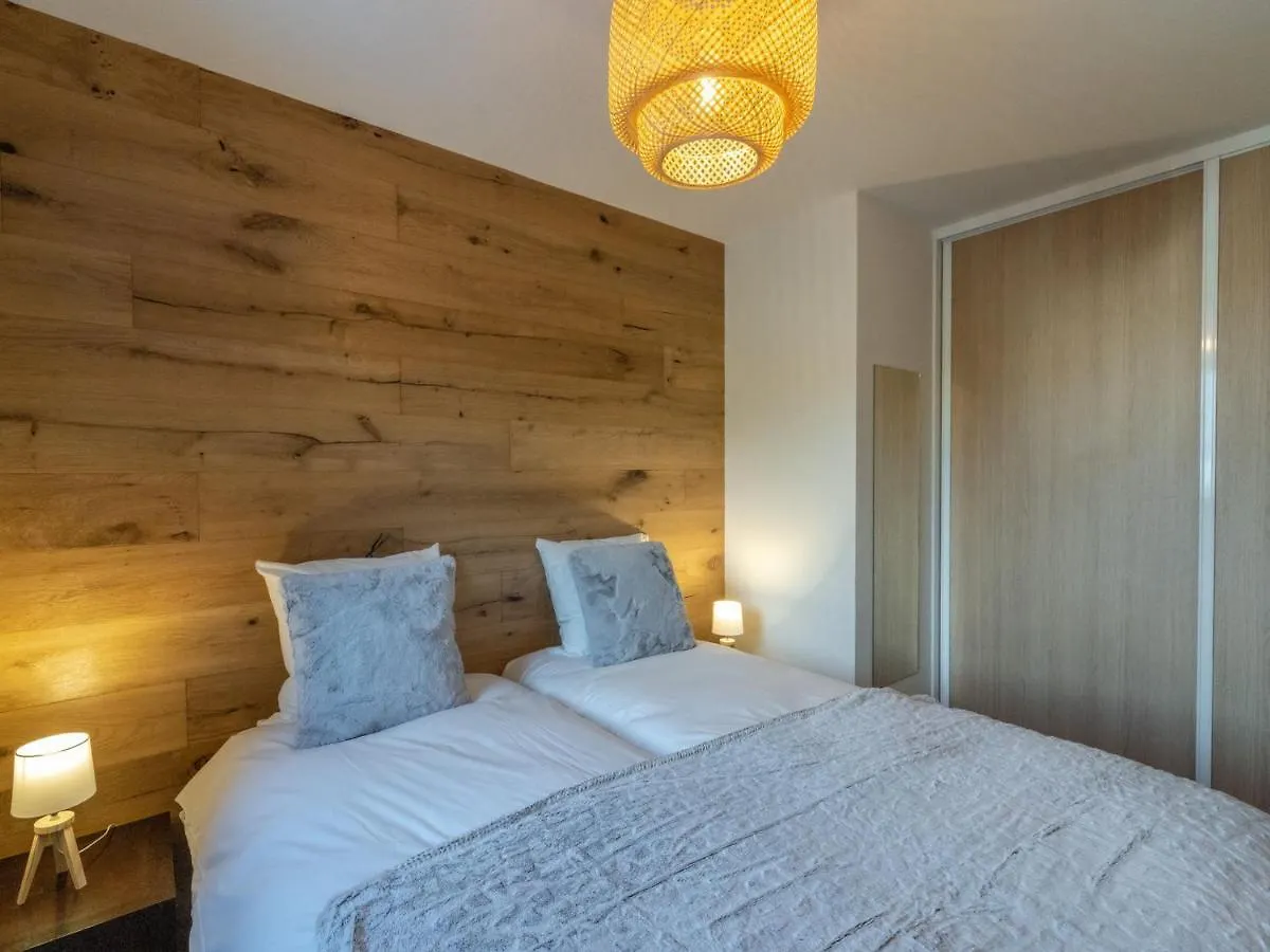 Appartement Neuf 65M² Courchevel Moriond, 2 Chambres + Cabine, Balcon, Parking Couverts, Skis Aux Pieds - Fr-1-563-127