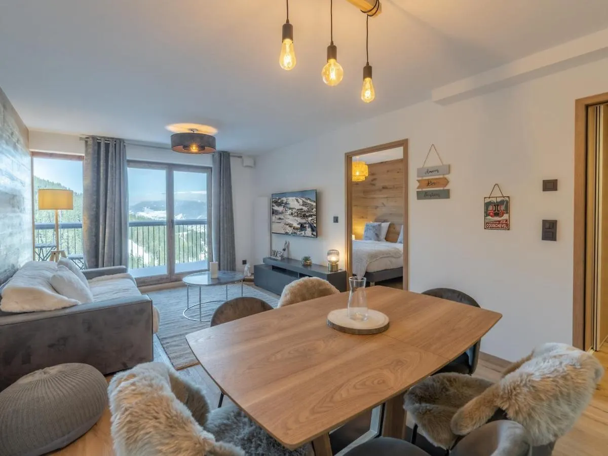Appartement Neuf 65M² Courchevel Moriond, 2 Chambres + Cabine, Balcon, Parking Couverts, Skis Aux Pieds - Fr-1-563-127 0*,